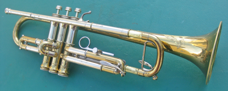 Buescher 400 Trumpet model 225 from 1942